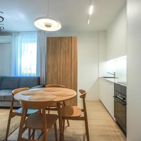Beautiful In The Center With An Underground Garage *